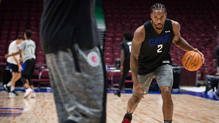 clippers-kawhi-leonard-participates-in-practice-in-vancouver
